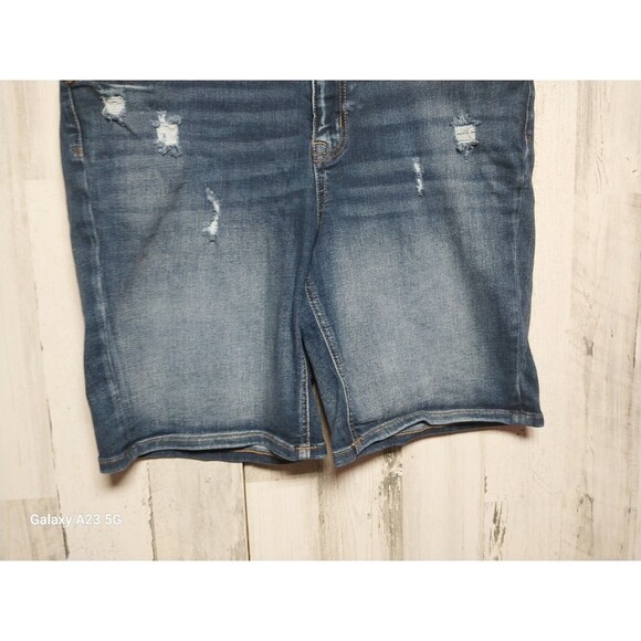 Maurices Edgely High Rise Distressed Denim Shorts 14W - Picture 2 of 7